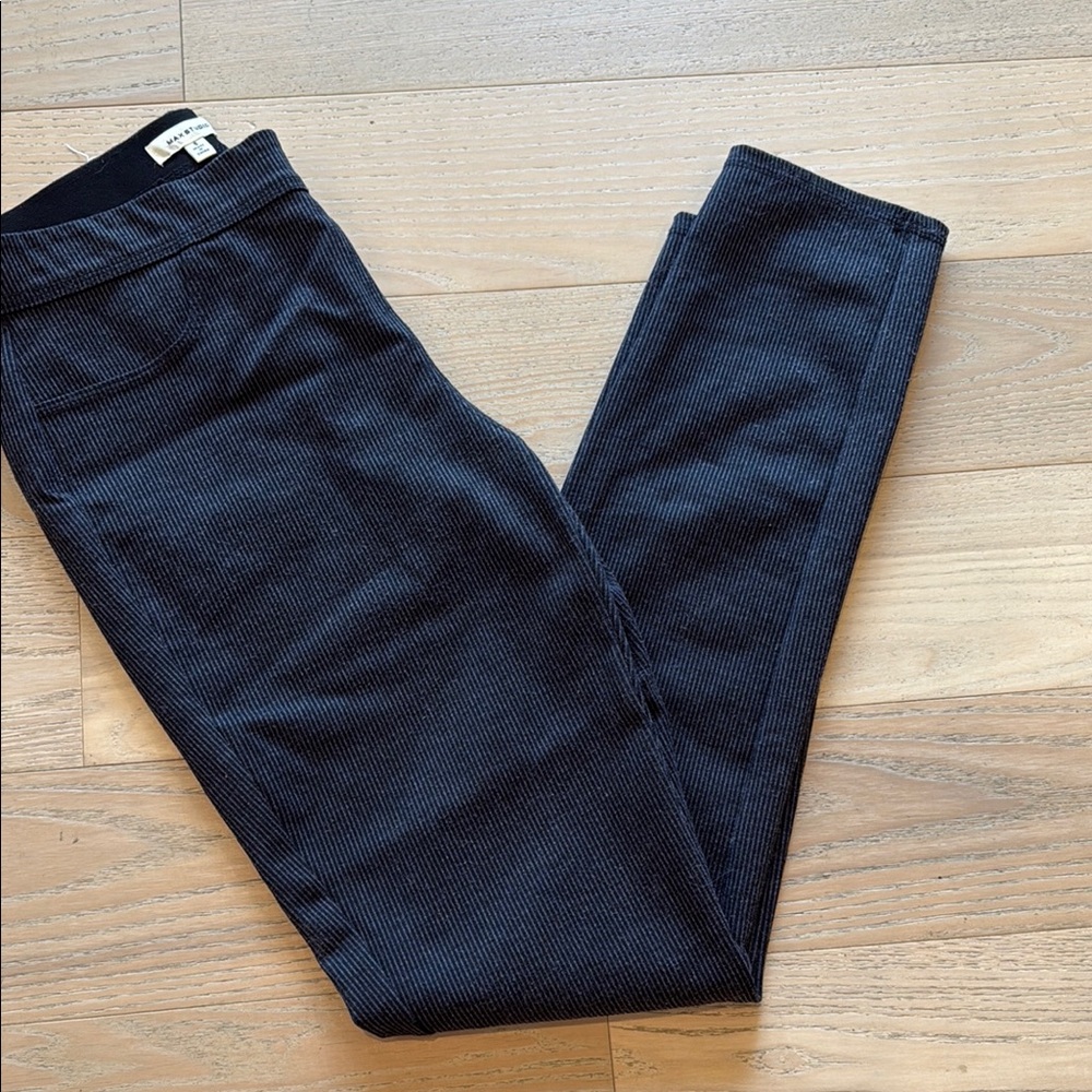 Max Studio Navy Leggings, ankle fit, no button/zip waist